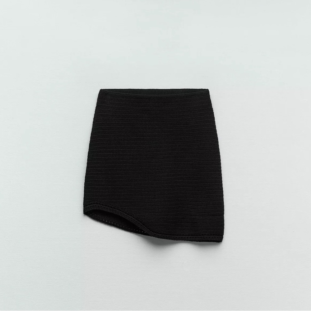 Zara Crochet knit Black Asymmetrical Mini skirt stretch